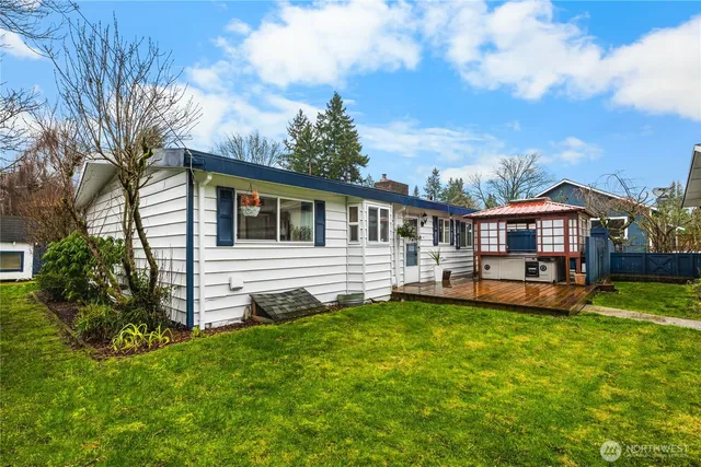 $689,000 | 11090 25th Avenue Southwest, Seattle, WA 98146