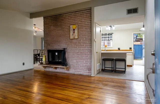 $689,000 | 11090 25th Avenue Southwest, Seattle, WA 98146