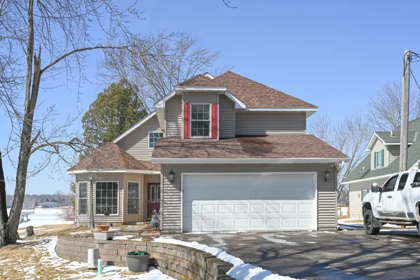 $500,000 | 27180 Lakewood Drive Northwest, Isanti, MN 55040