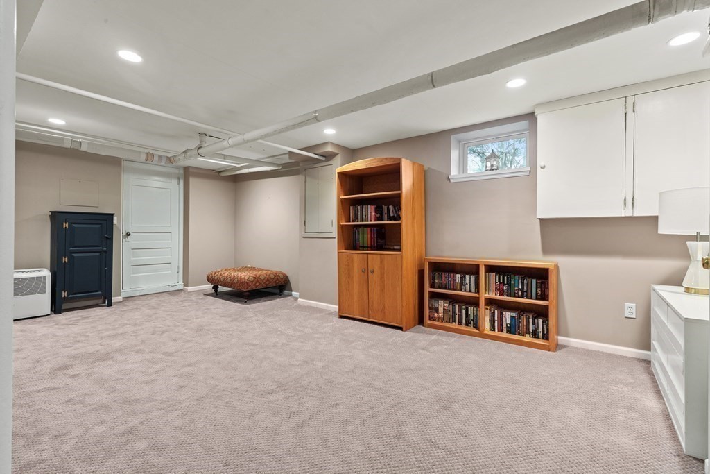 302 Weston Road Wellesley, MA 02482 - Photo 24 of 33 Gallery Image 24
