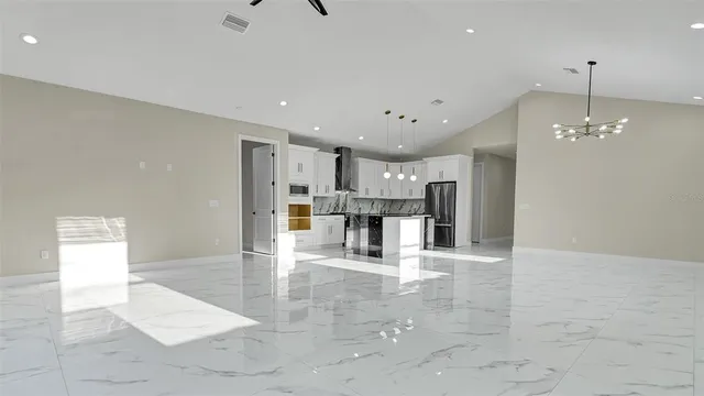 $4,000 | 2839 60th Avenue North, St. Petersburg, FL 33714