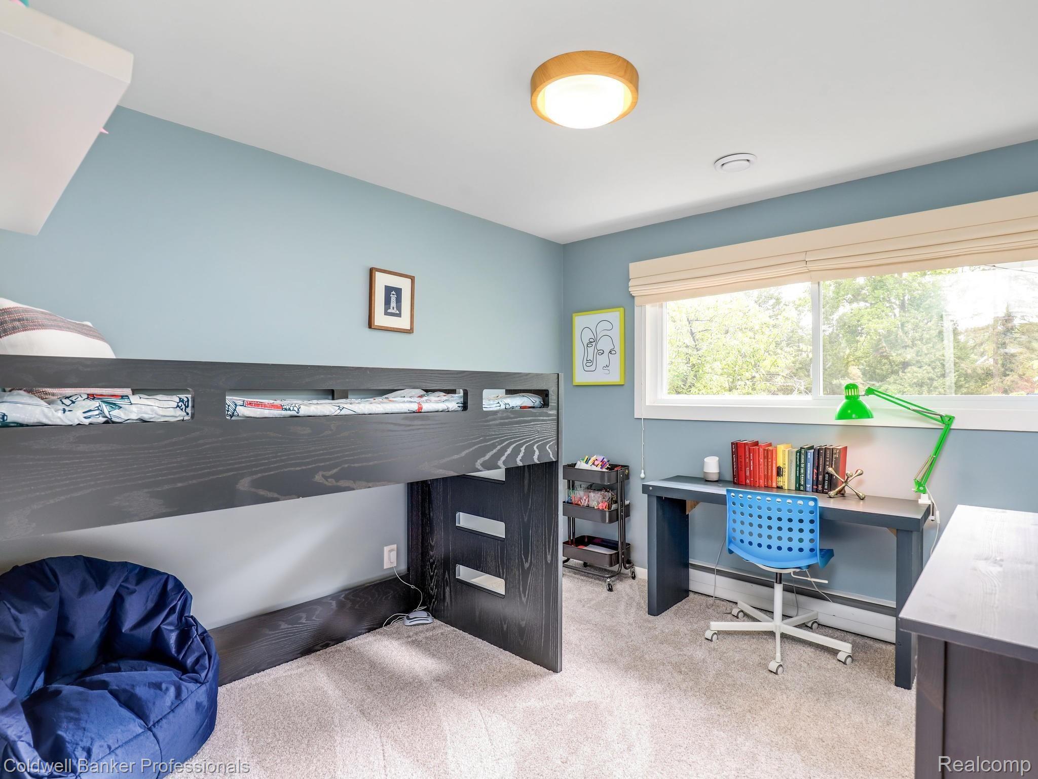 304 West Webster Road Royal Oak, MI 48073 - Photo 16 of 35 17-Large bedrooms on the main level.jpg