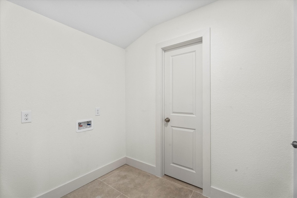 6162 Beldart Street Houston, TX 77033 - Photo 15 of 36 a view of a small space