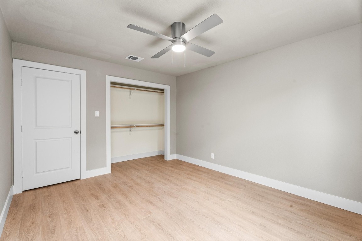 6162 Beldart Street Houston, TX 77033 - Photo 28 of 36 a view of an empty room with a window