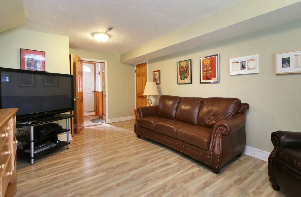 64 Cushing Road Milton, MA 02186 - Photo 4 of 29 Gallery Image 4