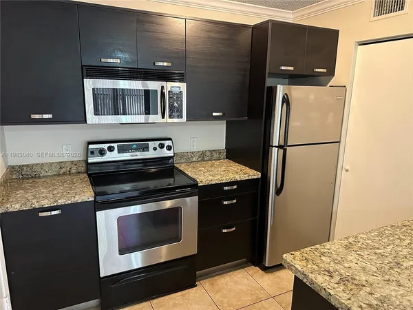 $1,600 | 4221 West McNab Road, Unit 35, Pompano Beach, FL 33069
