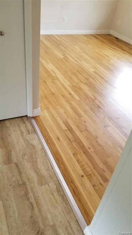 8358 Harding Center Line, MI 48015 - Photo 9 of 26