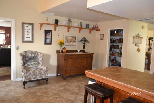 805 South Chesapeake Street Ridgecrest, CA 93555 - Photo 5 of 35 a room with furniture and window