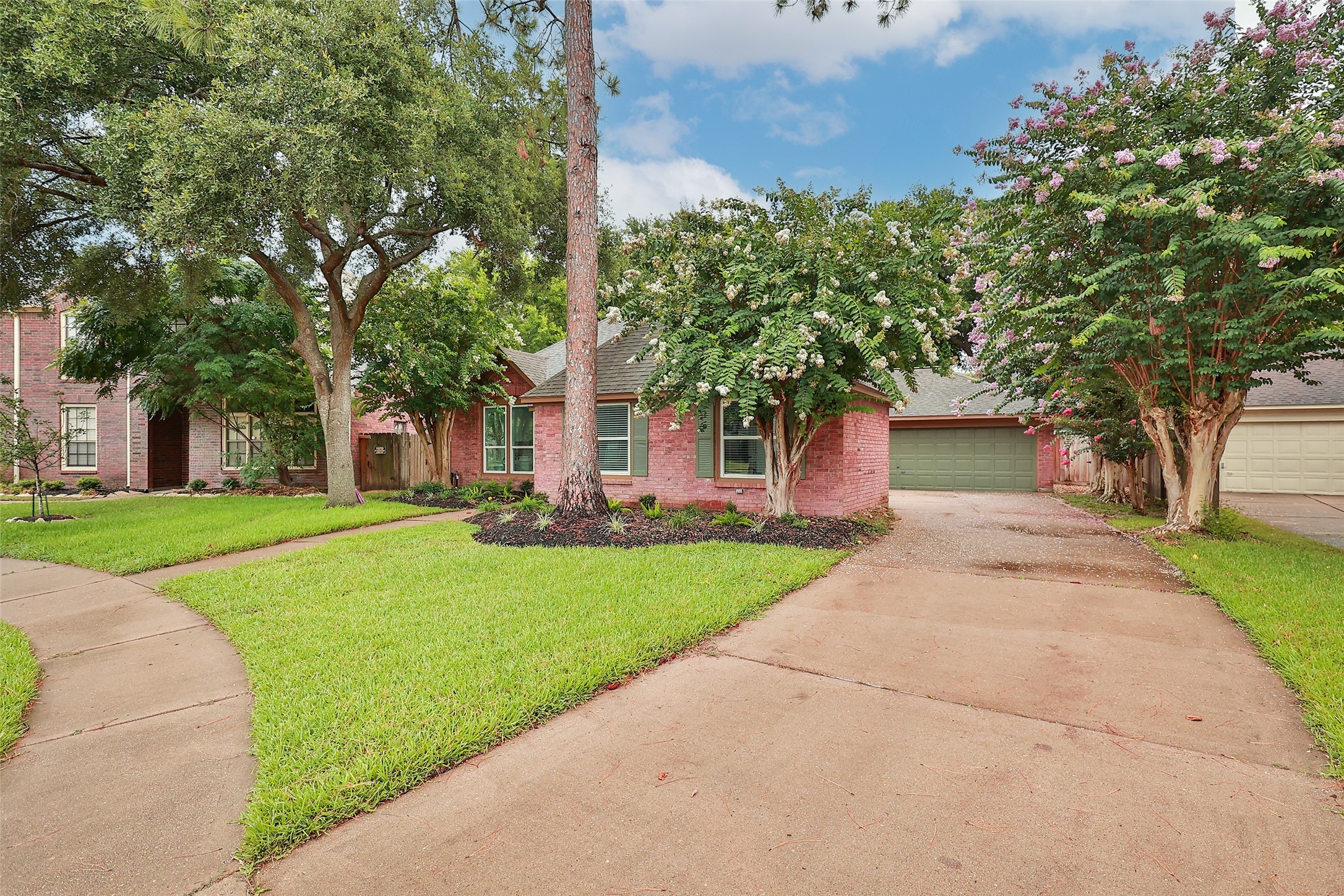 16011 Country Bend Road Houston, TX 77095 - Photo 2 of 25