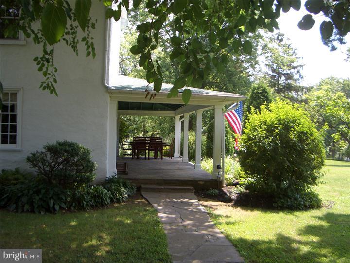 628 Manchester Road Norristown, PA 19403 - Photo 2 of 25 Exterior Front