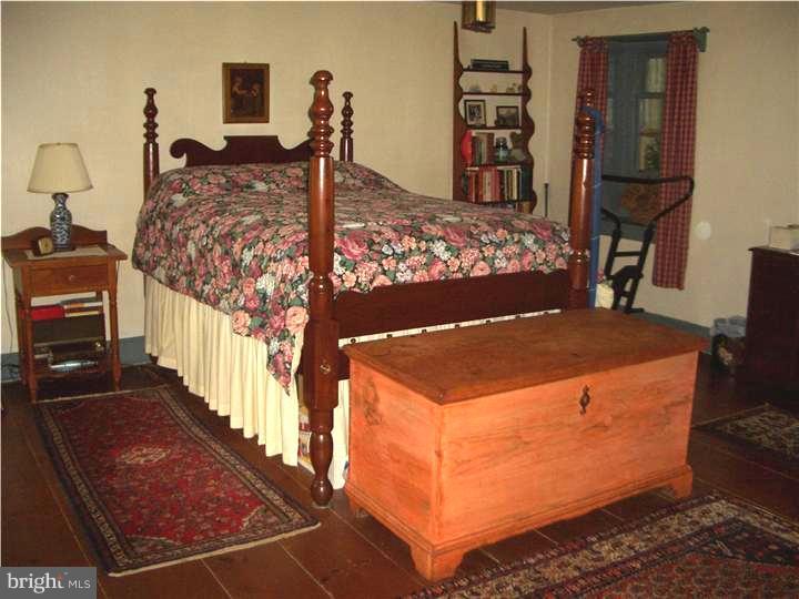 628 Manchester Road Norristown, PA 19403 - Photo 16 of 25 Master Bedroom