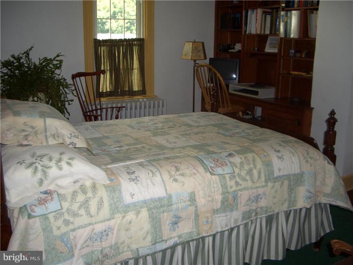 628 Manchester Road Norristown, PA 19403 - Photo 19 of 25 Bedroom 3