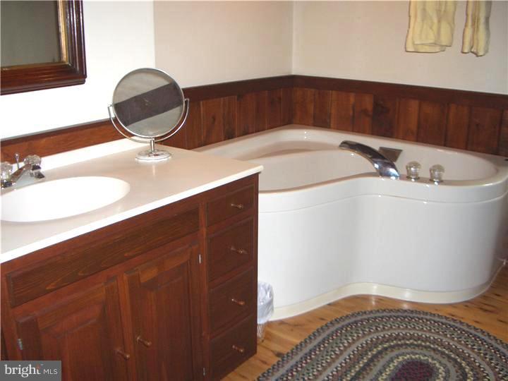 628 Manchester Road Norristown, PA 19403 - Photo 20 of 25 Master Bathroom