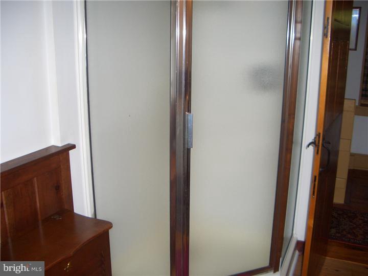 628 Manchester Road Norristown, PA 19403 - Photo 21 of 25 Master Bathroom