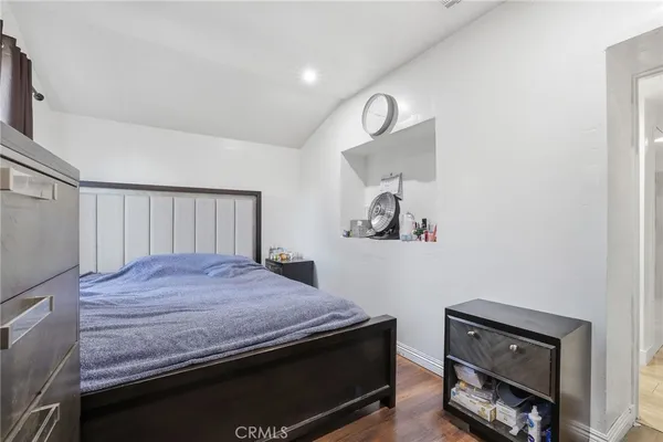 $1,299,999 | 10418 Samoa Avenue, Tujunga, CA 91042