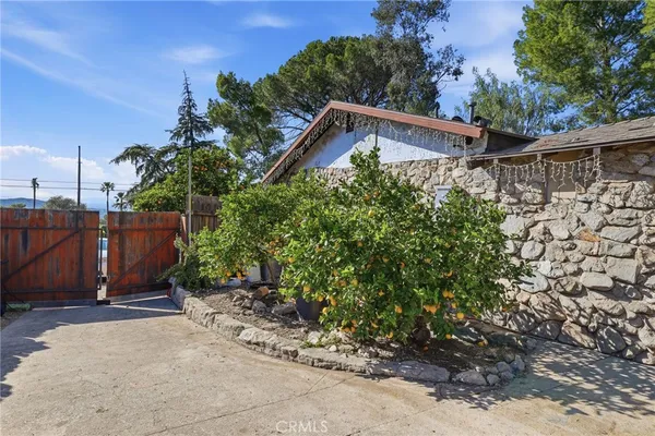 $1,299,999 | 10418 Samoa Avenue, Tujunga, CA 91042