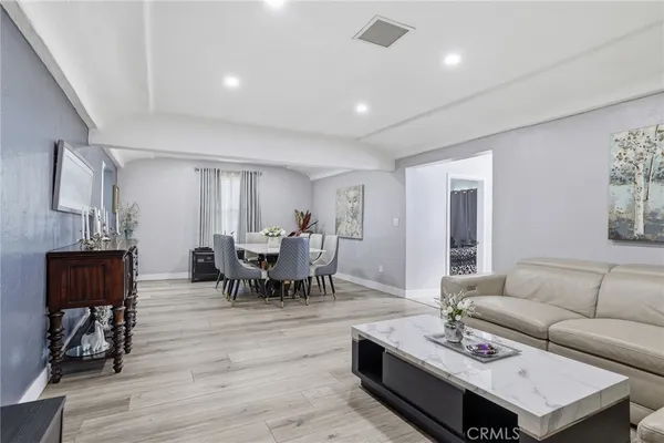 $1,299,999 | 10418 Samoa Avenue, Tujunga, CA 91042