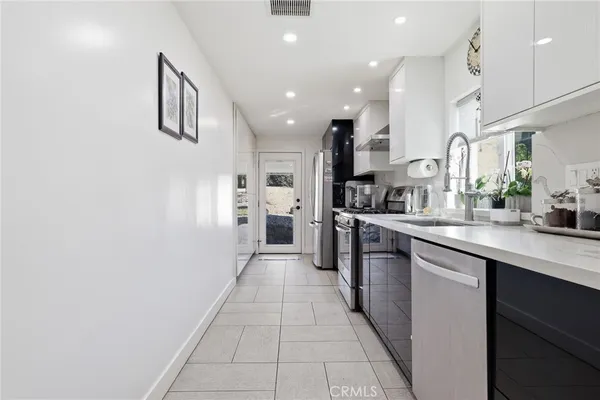 $1,299,999 | 10418 Samoa Avenue, Tujunga, CA 91042