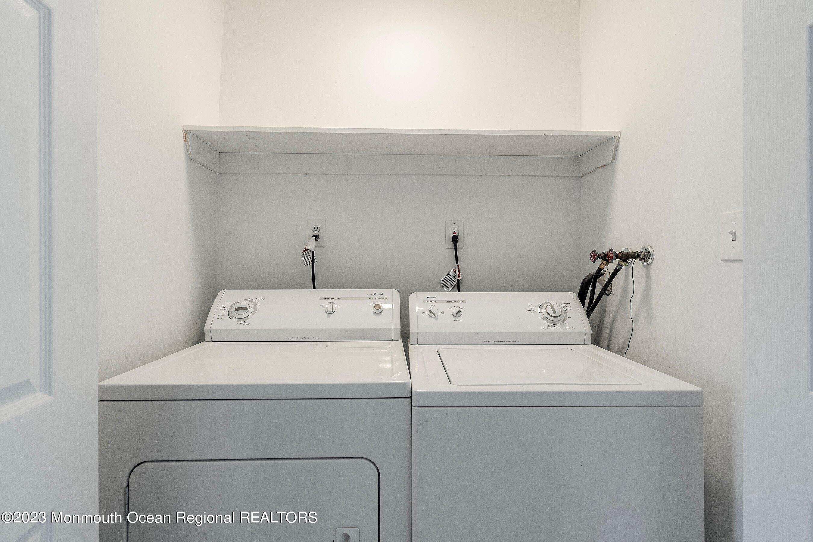 69 Creek Road, Unit 437 Brick, NJ 08724 - Photo 18 of 23 18-Int1 Laundry