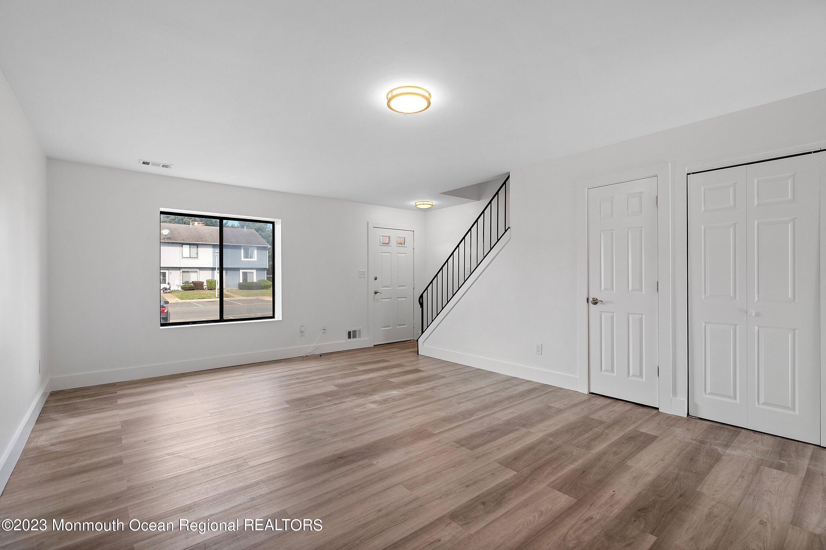 69 Creek Road, Unit 437 Brick, NJ 08724 - Photo 5 of 23 05-Int8 Living
