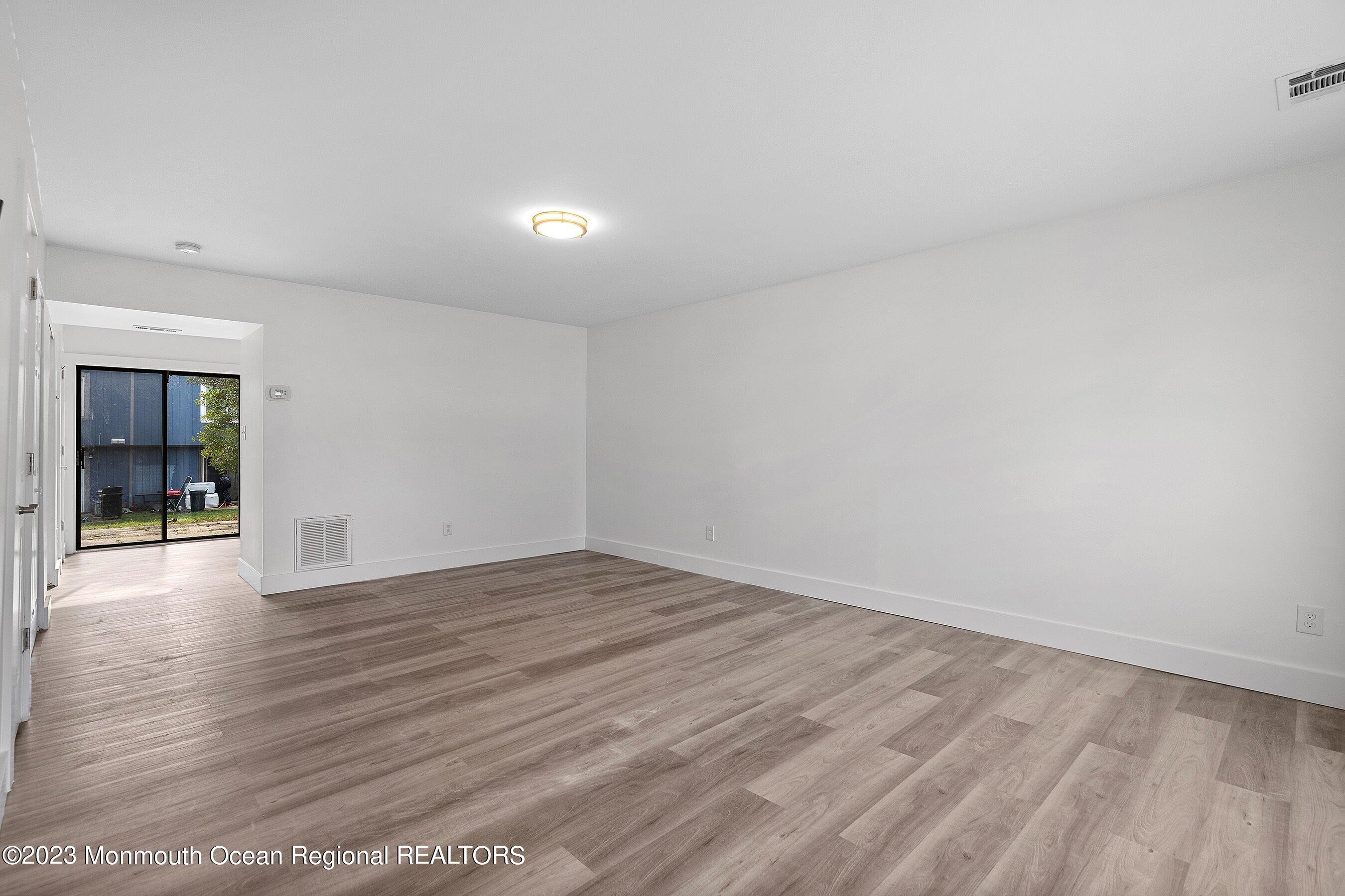 69 Creek Road, Unit 437 Brick, NJ 08724 - Photo 8 of 23 08-Int10 Living