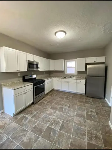 $1,600 | 505 Beaumont Street East, St. Paul, MN 55130