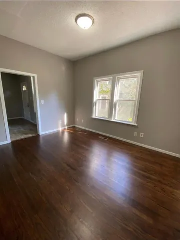 $1,600 | 505 Beaumont Street East, St. Paul, MN 55130