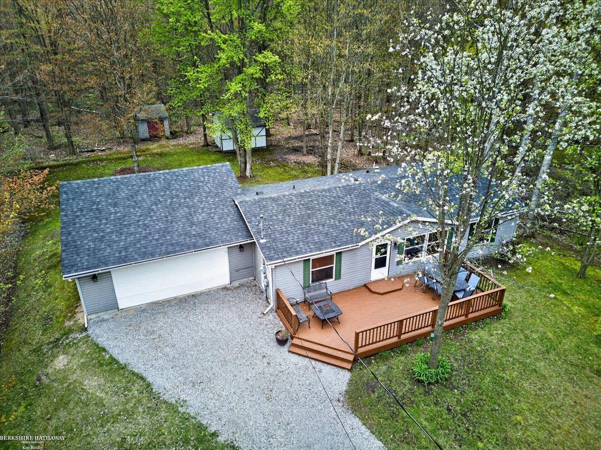 4808 North Water Road Sanford, MI 48657 - Photo 8 of 36
