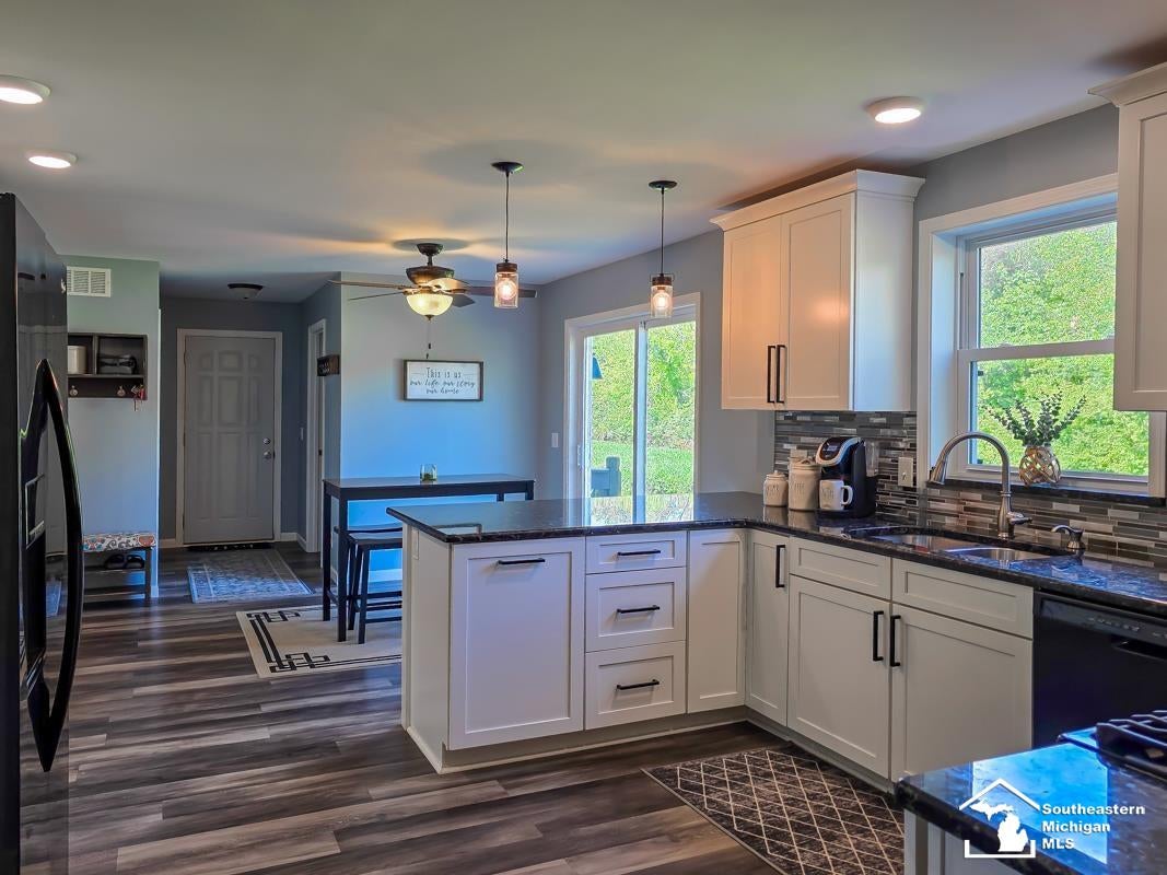 605 Nadeau Road Monroe, MI 48162 - Photo 9 of 37 Gallery Image 9