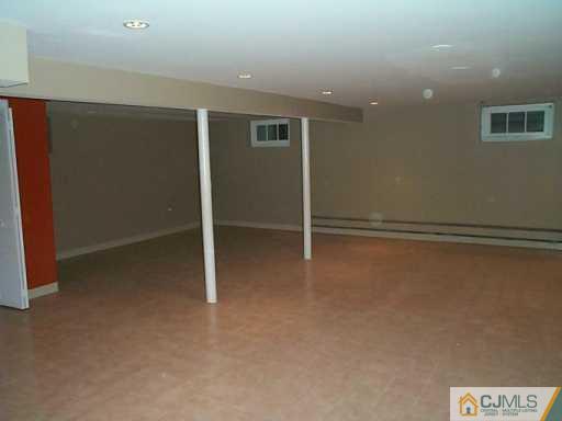 833 Inman Avenue Edison, NJ 08820 - Photo 7 of 8