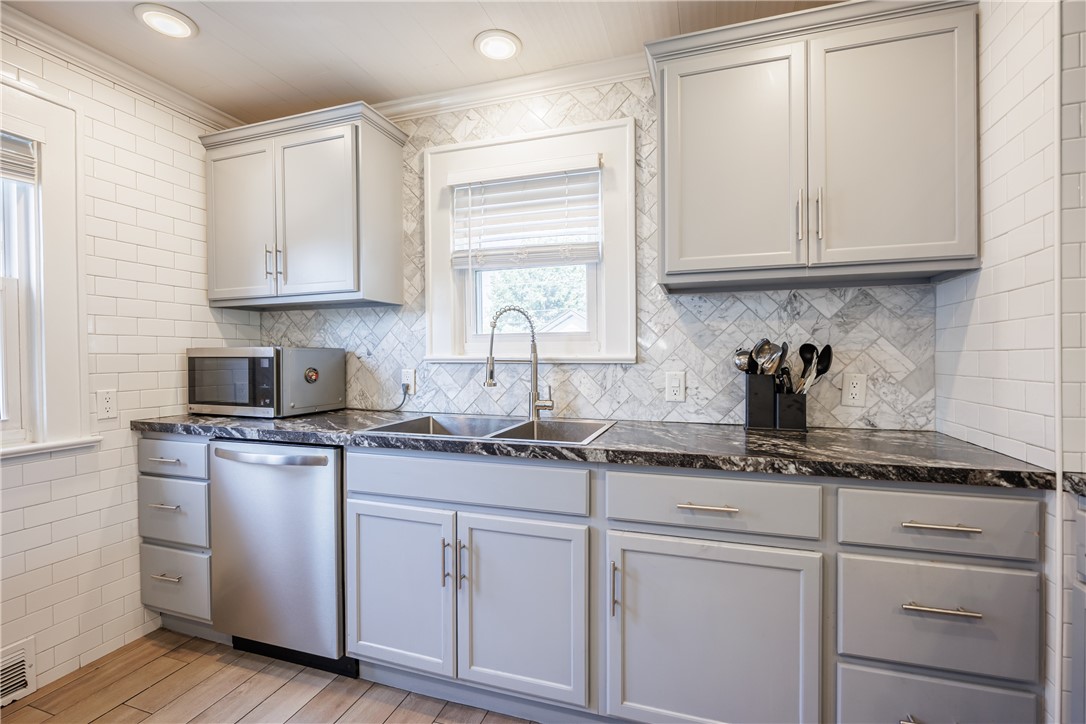 179 Woodcrest Road Greece, NY 14616 - Photo 7 of 27