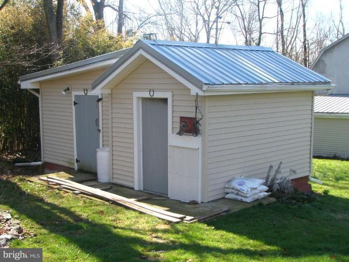 13925 Loy Wolfe Road Smithsburg, MD 21783 - Photo 12 of 25 Shed
