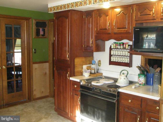13925 Loy Wolfe Road Smithsburg, MD 21783 - Photo 14 of 25 Kitchen