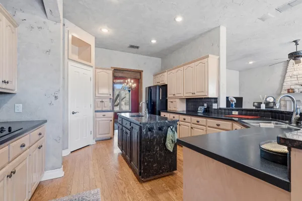 $749,000 | 7205 78th Street, Lubbock, TX 79424