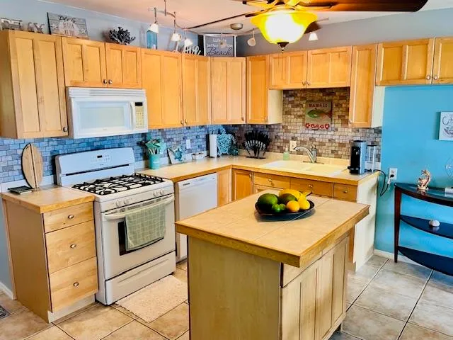 $170,000 | 7146 Kamehameha V Highway, Unit B309, Kaunakakai, HI 96748