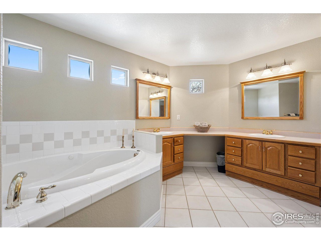 8023 Dawnhill Circle Erie, CO 80516 - Photo 14 of 38