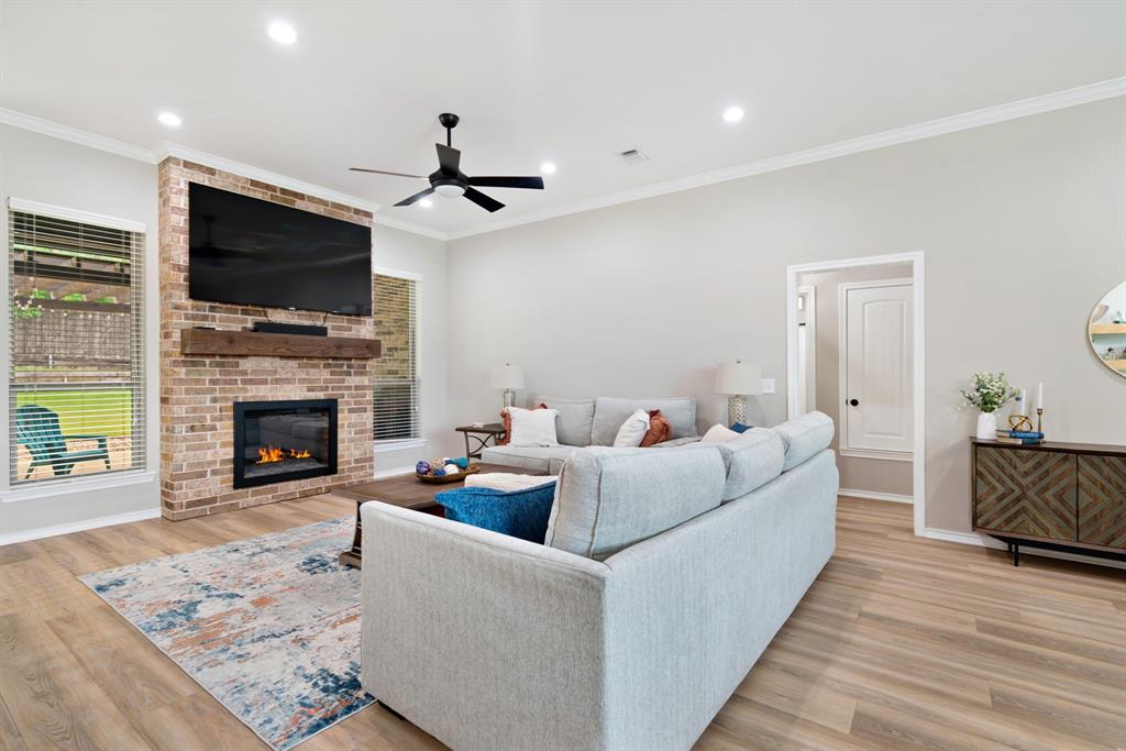 1045 Addison Reno, TX 75462 - Photo 3 of 20