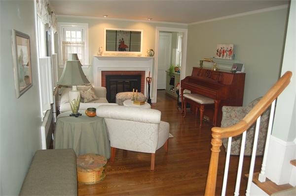 112 High Plain Road Andover, MA 01810 - Photo 2 of 24 Gallery Image 2