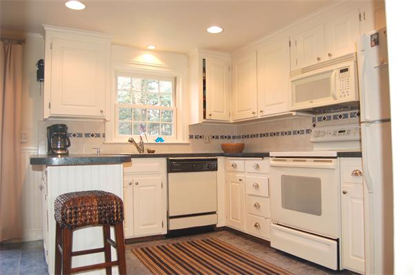 112 High Plain Road Andover, MA 01810 - Photo 5 of 24 Gallery Image 5