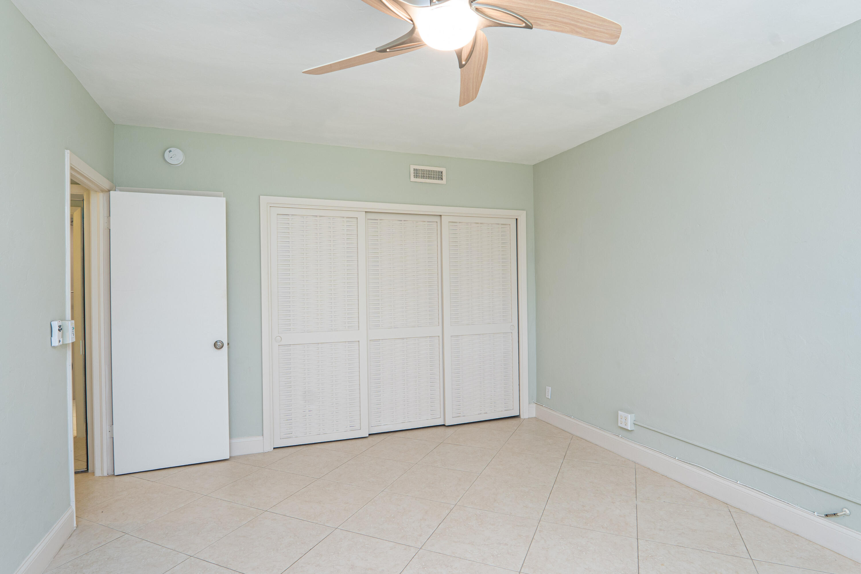 1505 South Ocean Boulevard, Unit 2 Boca Raton, FL 33432 - Photo 18 of 20 4JS00181