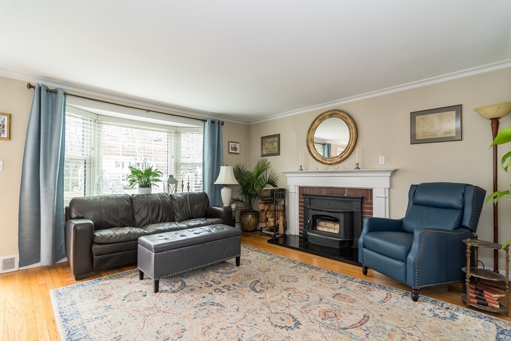 23 Jarr Brook Road Holliston, MA 01746 - Photo 3 of 24 Gallery Image 3
