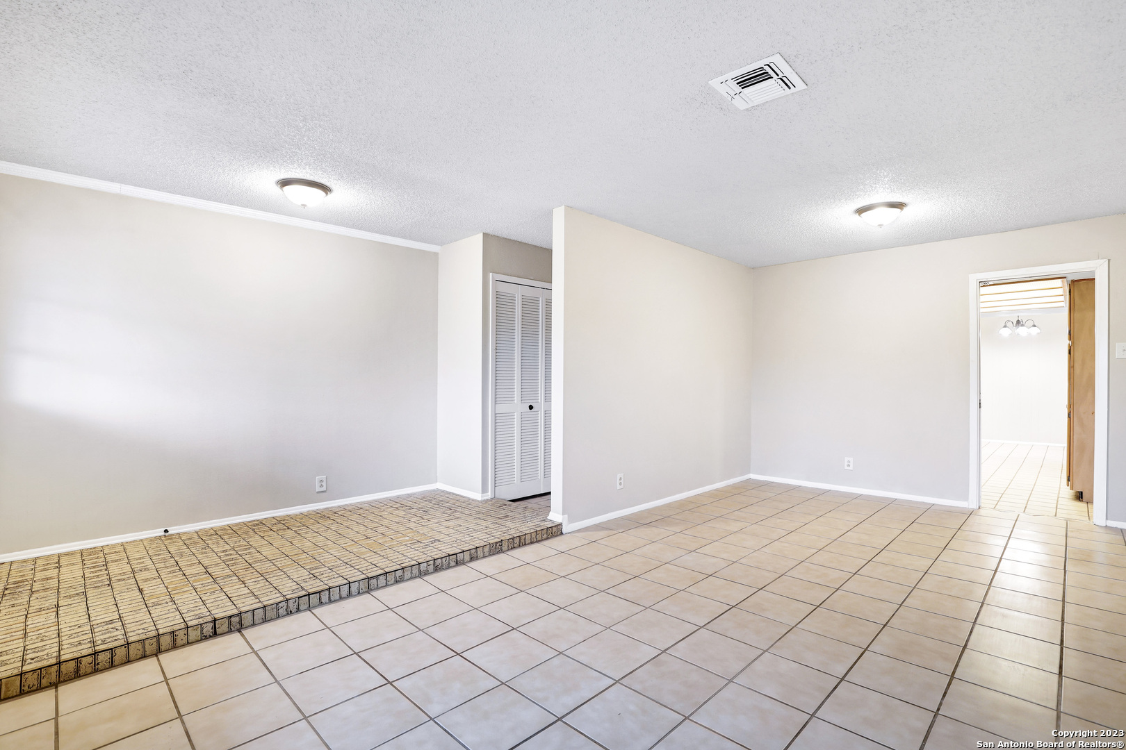 8138 Raritan Street San Antonio, TX 78254 - Photo 4 of 26