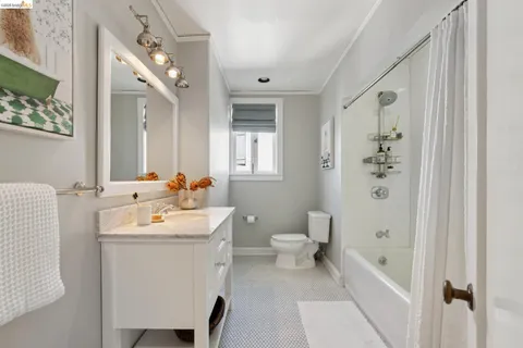 $1,795,000 | 901 Paramount Road, Oakland, CA 94610