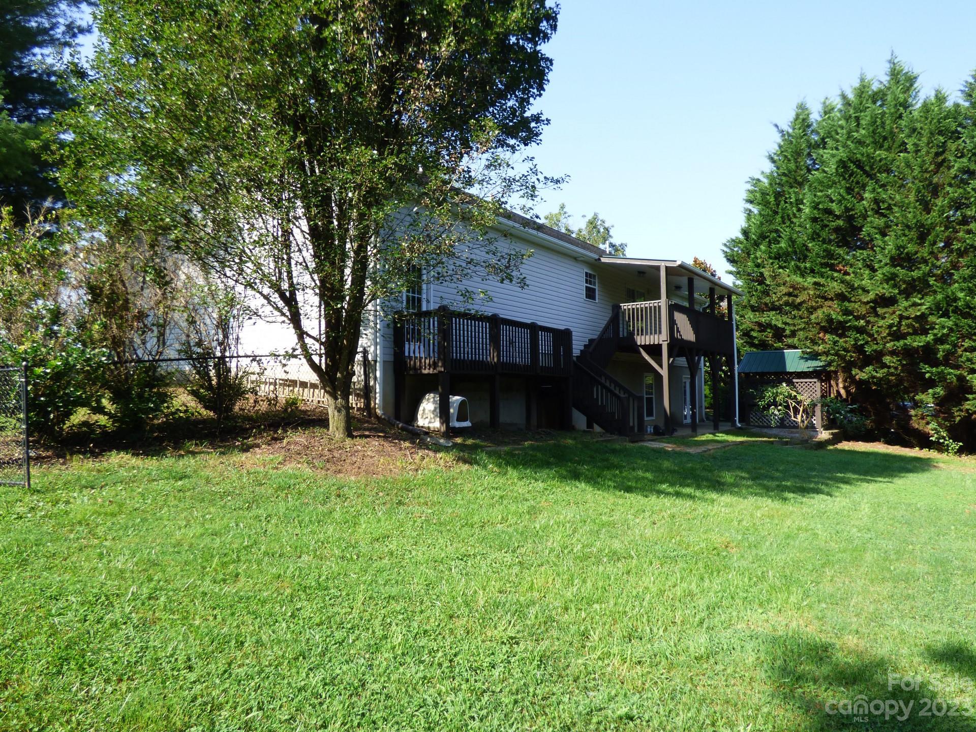 74 Justice Ridge Road Candler, NC 28715 - Photo 3 of 24 Gallery Image 3