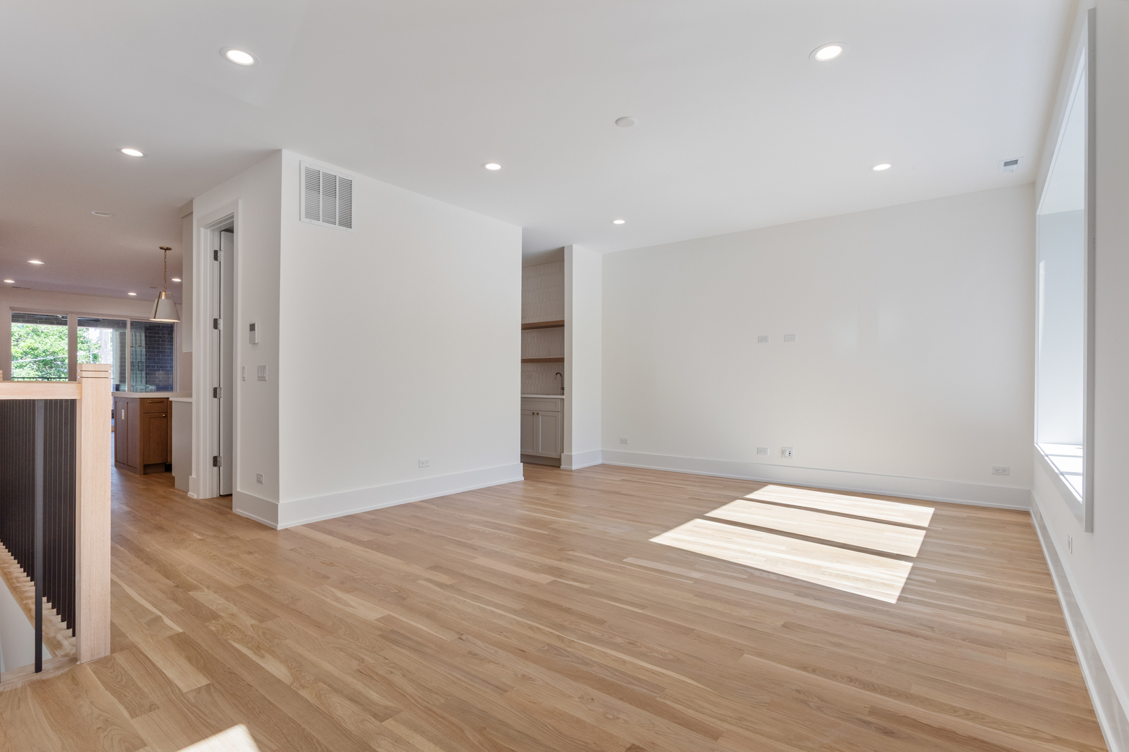 3740 North Racine Avenue, Unit 2 Chicago, IL 60613 - Photo 45 of 51