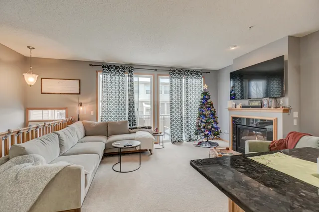 $290,000 | 4675 Victor Path, Unit 6, Hugo, MN 55038