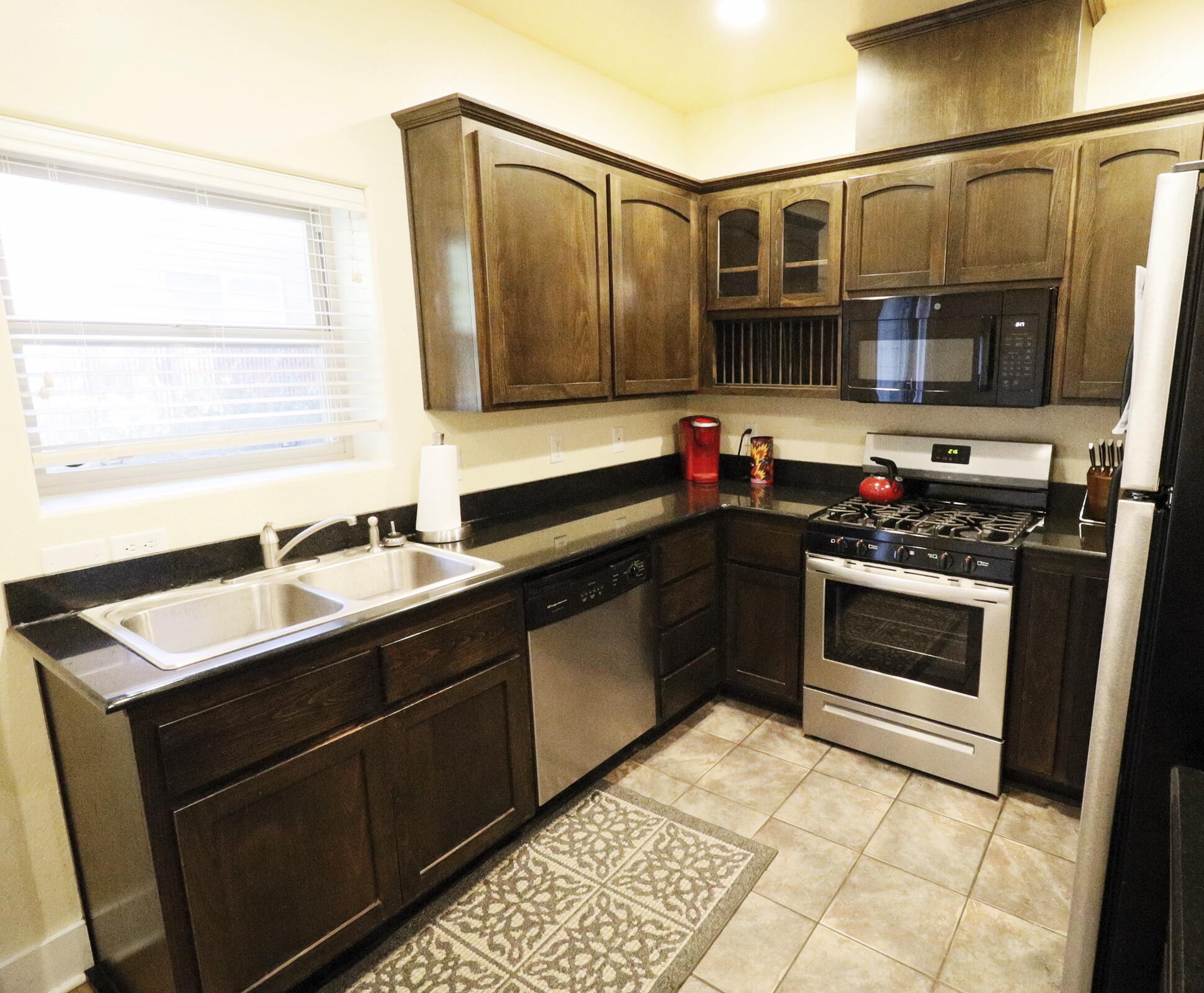 2210 East Barnett Road, Unit 2 Medford, OR 97504 - Photo 7 of 23 _MG_4944