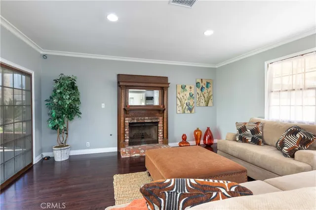 $1,100,000 | 474 East 44th Circle, Long Beach, CA 90807