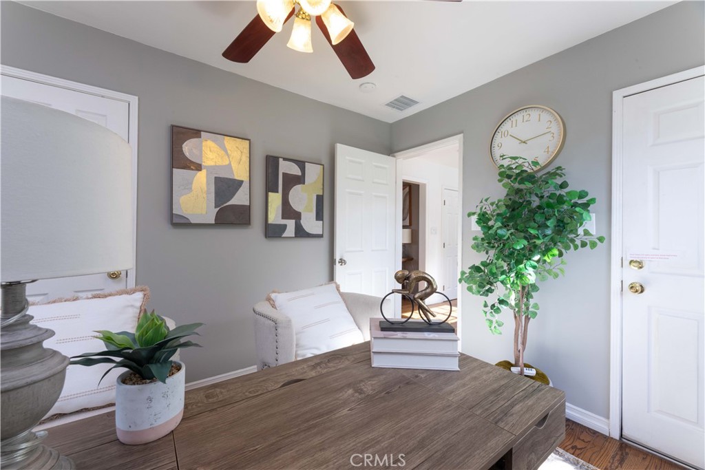 474 East 44th Circle Long Beach, CA 90807 - Photo 13 of 31