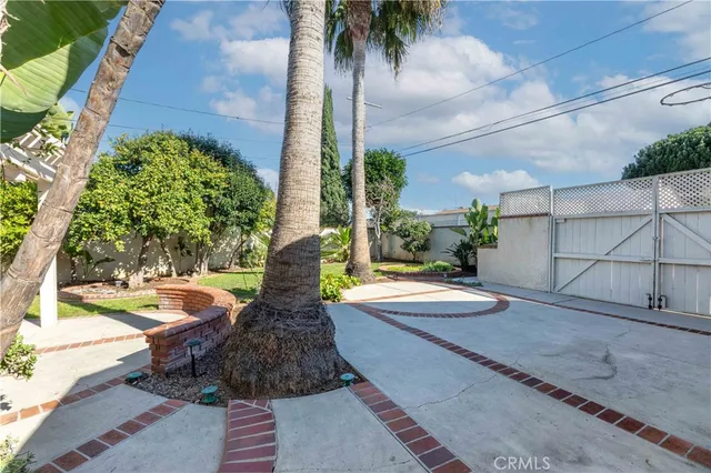 $1,100,000 | 474 East 44th Circle, Long Beach, CA 90807